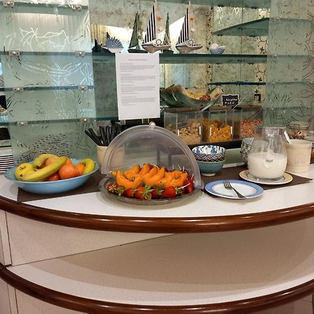 רימיני Acasamia Welchome Hotel מראה חיצוני תמונה