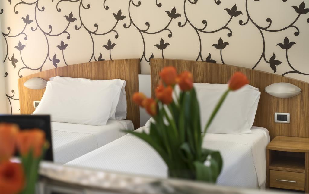 רימיני Acasamia Welchome Hotel מראה חיצוני תמונה