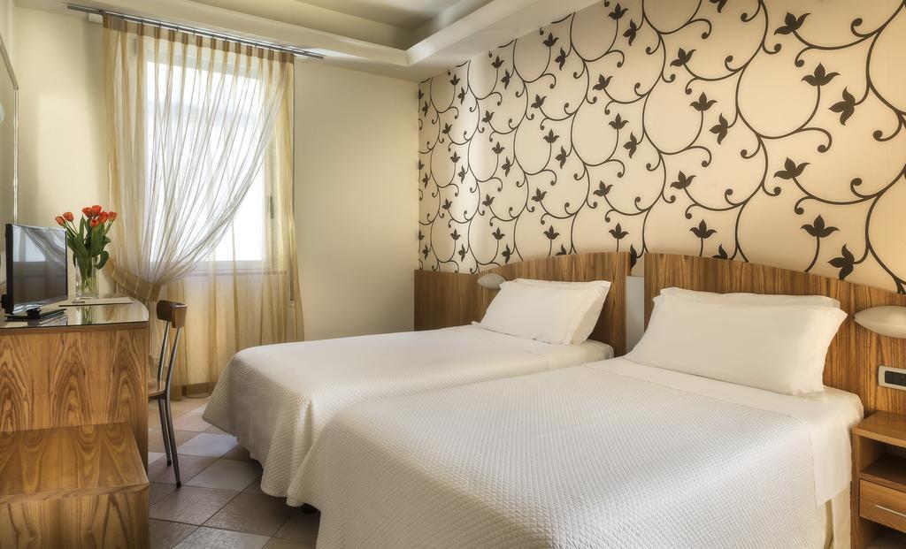 רימיני Acasamia Welchome Hotel מראה חיצוני תמונה