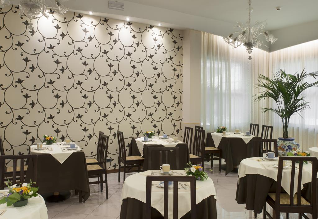 רימיני Acasamia Welchome Hotel מראה חיצוני תמונה